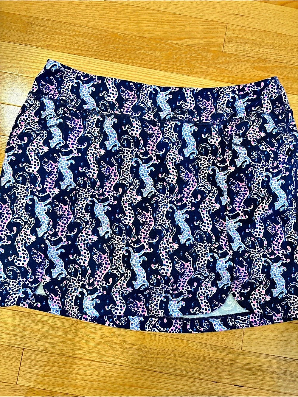 Lilly Pulitzer Skort Animal Print Shorts in Blue and Pink size Large